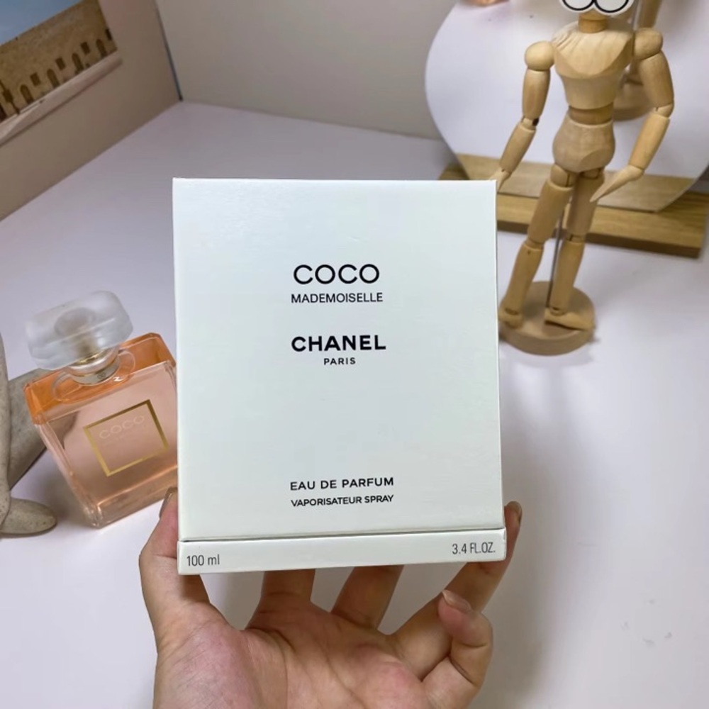 CHANEL Coco Mademoiselle Eau de Parfum 100ml - White and Gold